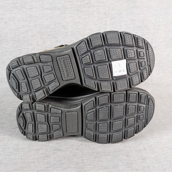 Skechers Cozy Weather 2 Winter Boot- w/-apparent flaw - Picture 12 of 16